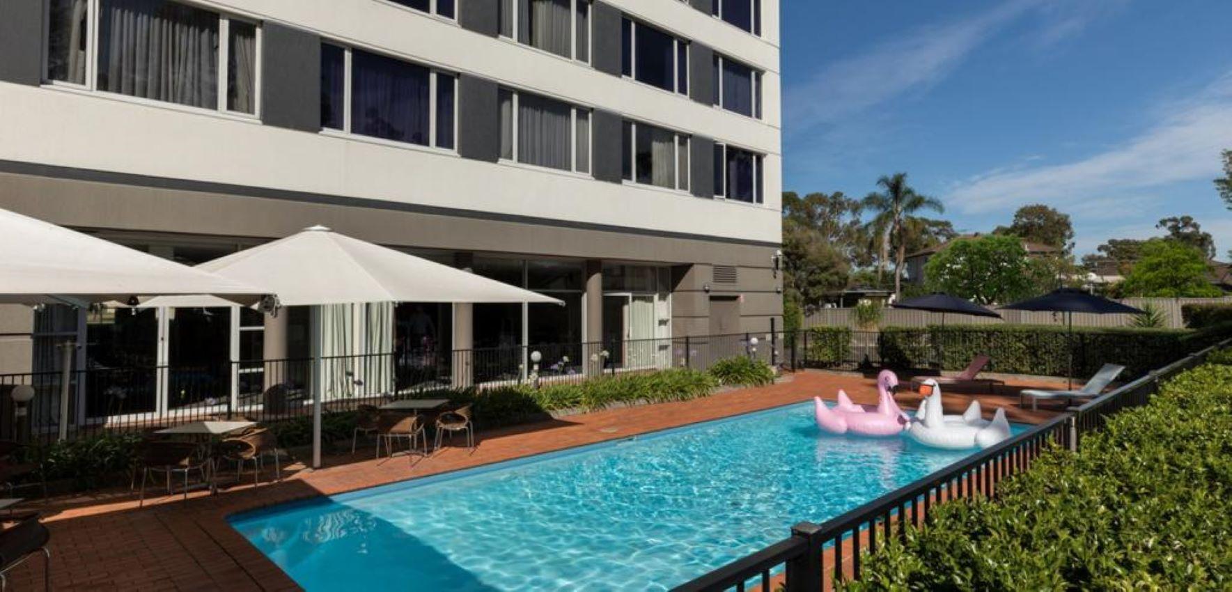 Rydges Bankstown Hotel Bagian luar foto