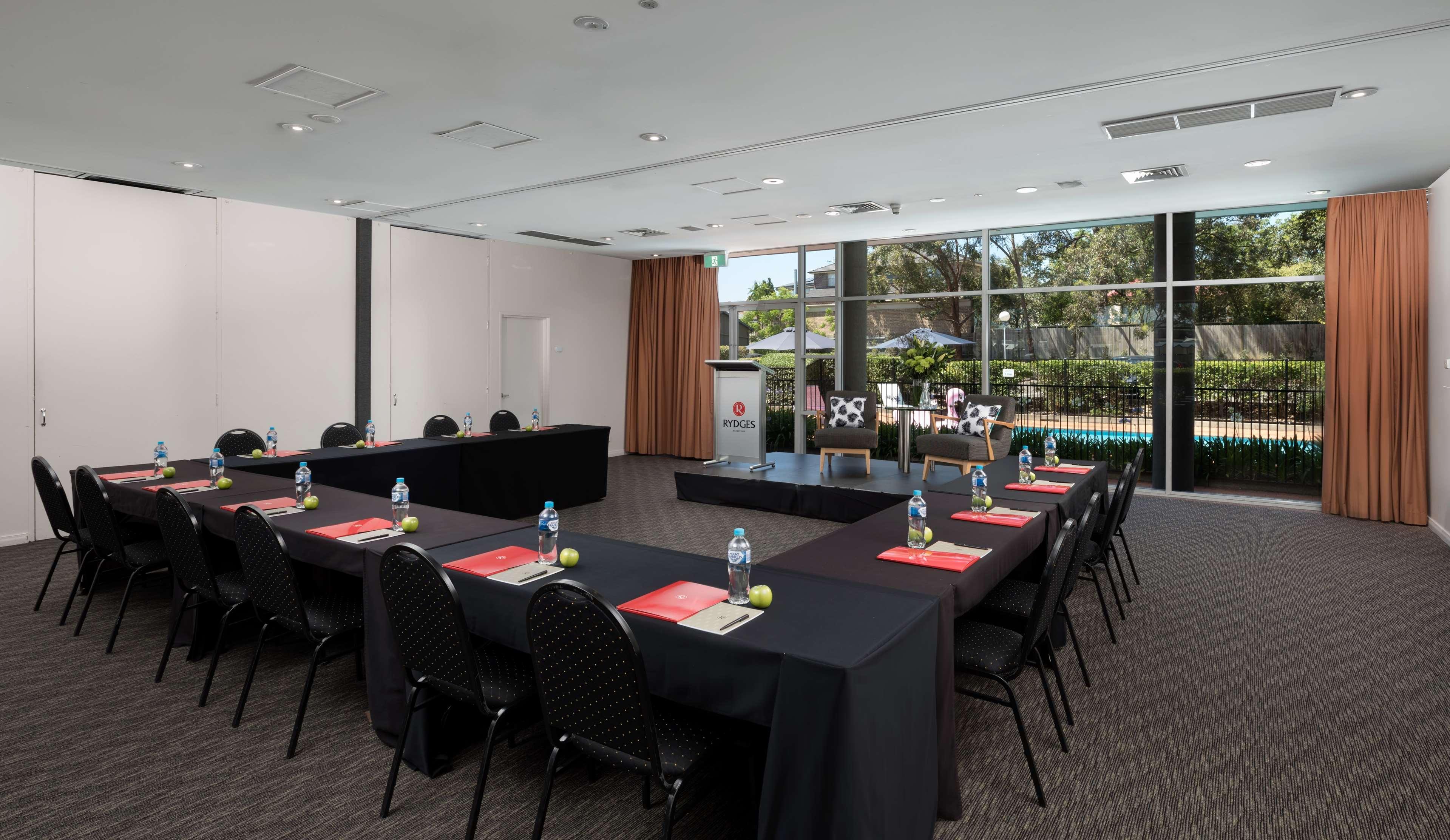 Rydges Bankstown Hotel Bagian luar foto