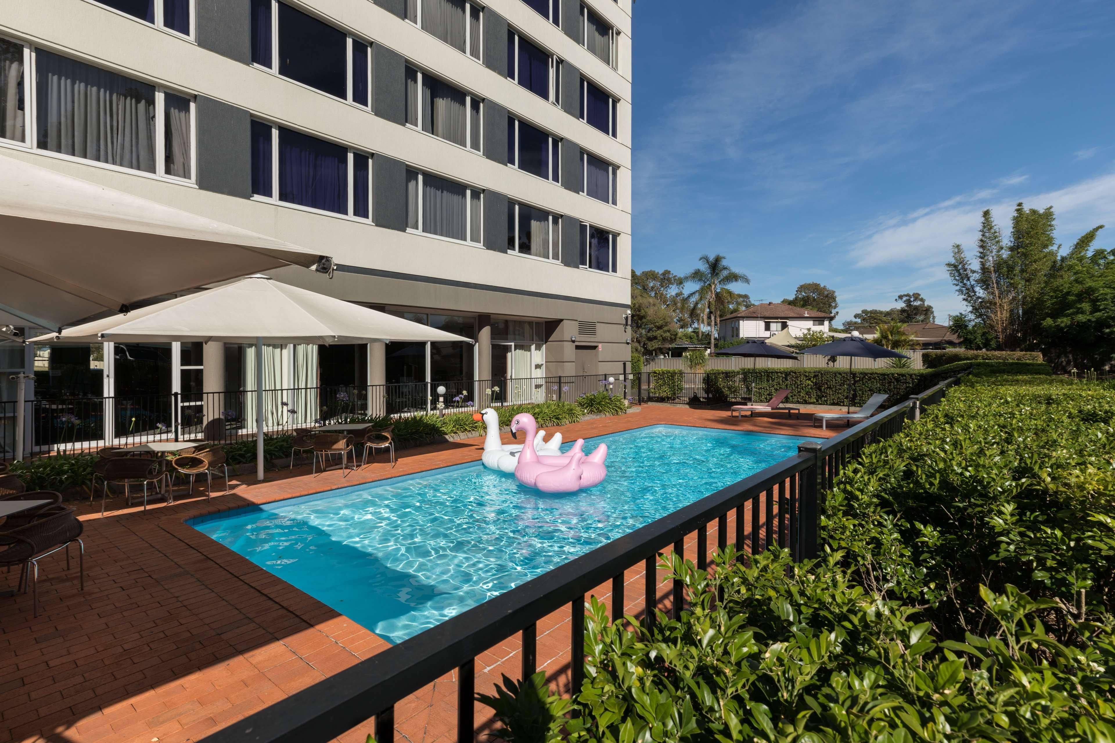 Rydges Bankstown Hotel Bagian luar foto