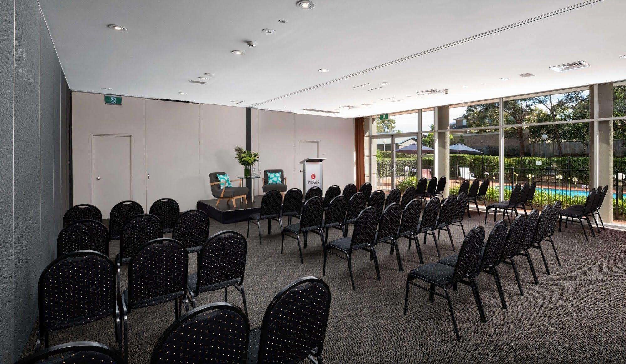Rydges Bankstown Hotel Bagian luar foto